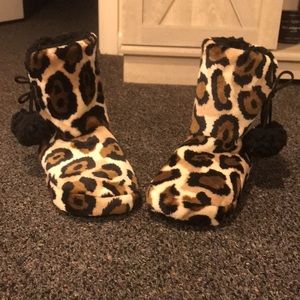 Leopard slippers 🐆